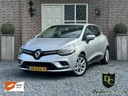 Grijs Gebruikt 2018 Renault Clio IV Intens Hatchback | € 10.995 (Eerlijke prijs)