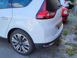 Wit Gebruikt 2021 Renault Scénic IV Business MPV | € 22.000 (Iets duurder)