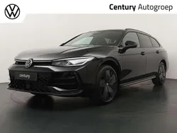 Zwart Nieuw 2025 VW Passat R-line Edition Stationwagen | € 55.840 (Eerlijke prijs)