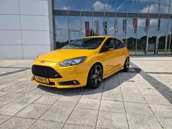 Geel Gebruikt 2012 Ford Focus ST Hatchback | € 11.995 (Eerlijke prijs)