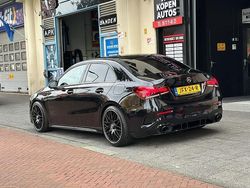 Zwart Gebruikt 2019 Mercedes A200 AMG Sedan | € 22.950 (Eerlijke prijs)