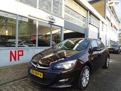 Bruin Gebruikt 2013 Opel Astra Design Edition Hatchback | € 5.950 (Eerlijke prijs)
