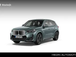Zwart Nieuw 2025 BMW iX1 M Sport SUV | € 59.802 (Eerlijke prijs)