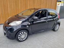 Zwart Gebruikt 2011 Peugeot 107 Hatchback | € 2.500 (Eerlijke prijs)
