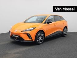Oranje Gebruikt 2023 MG MG4 EV Luxury Hatchback | € 23.245 (Eerlijke prijs)