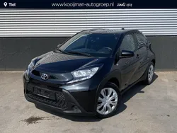 Zwart Gebruikt 2024 Toyota Aygo Play Hatchback | € 20.400 (Goede deal)