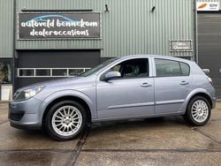 Grijs Gebruikt 2005 Opel Astra Edition Hatchback | € 1.695 (Eerlijke prijs)