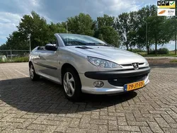 Grijs Gebruikt 2002 Peugeot 206 CC Cabriolet | € 1.499 (Eerlijke prijs)