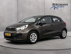 Bruin Gebruikt 2015 Kia Rio Comfort Hatchback | € 9.900 (Duur)