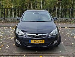Zwart Gebruikt 2012 Opel Astra Stationwagen | € 5.500 (Iets duurder)