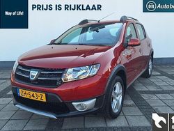 Rood Gebruikt 2016 Dacia Sandero Lauréate Hatchback | € 10.750 (Iets duurder)
