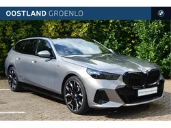 Oxidgrau (grijs metallic) Gebruikt 2025 BMW 550e Comfort Edition Stationwagen | € 99.950 (Super prijs)