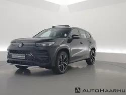 Zwart Nieuw 2025 VW Tayron R-line SUV | € 59.800 (Super prijs)