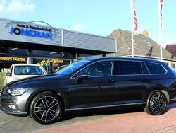 Grijs (metallic) Gebruikt 2019 VW Passat Highline Stationwagen | € 23.499 (Eerlijke prijs)