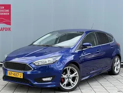 Blauw Gebruikt 2016 Ford Focus Titanium Hatchback | € 10.444 (Eerlijke prijs)