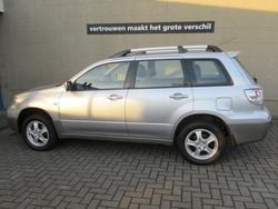 Grijs Gebruikt 2004 Mitsubishi Outlander Comfort Edition SUV | € 6.750