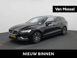 Zwart Gebruikt 2021 Volvo V60 R-Design Stationwagen | € 32.400 (Eerlijke prijs)