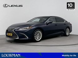 Blauw Gebruikt 2020 Lexus ES300H President Line Sedan | € 44.950 (Eerlijke prijs)