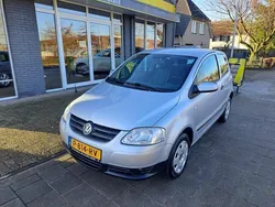 Grijs Gebruikt 2005 VW Fox Trendline Hatchback | € 2.250 (Duur)
