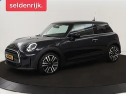 Blauw Gebruikt 2023 Mini Cooper Classic Hatchback | € 19.900 (Goede deal)