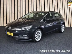 Zwart Gebruikt 2016 Opel Astra Edition Hatchback | € 10.850 (Eerlijke prijs)