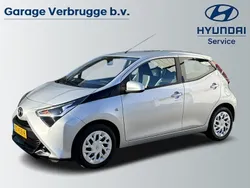 Grijs Gebruikt 2019 Toyota Aygo X-play Hatchback | € 10.950 (Eerlijke prijs)