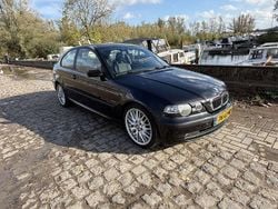 Zwart Gebruikt 2003 BMW 325 Hatchback | € 6.000 (Eerlijke prijs)