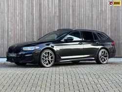 Zwart Gebruikt 2022 BMW 530 M Sport Stationwagen | € 44.900 (Eerlijke prijs)