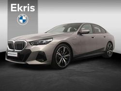 Oxidgrau metallic (grijs metallic) Gebruikt 2024 BMW 530e Comfort Edition Sedan | € 62.900