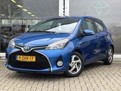 Blauw Gebruikt 2015 Toyota Yaris Hybrid Hatchback | € 14.299 (Eerlijke prijs)