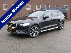 Zwart Gebruikt 2020 Volvo V60 CC Pro Stationwagen | € 32.450