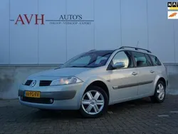 Grijs Gebruikt 2004 Renault Mégane GrandTour Expression Stationwagen | € 1.950