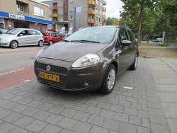 Bruin Gebruikt 2009 Fiat Grande Punto Lusso Hatchback | € 2.450 (Eerlijke prijs)