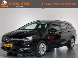 Zwart, metallic lak Gebruikt 2021 Opel Astra Ultimate Stationwagen | € 20.889 (Goede deal)
