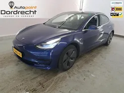 Blauw, metallic lak Gebruikt 2020 Tesla Model 3 Standard Range Sedan | € 20.795 (Super prijs)