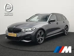 Grijs Gebruikt 2022 BMW 320 M Sport Stationwagen | € 32.740 (Goede deal)