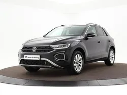 Zwart Gebruikt 2024 VW T-Roc Edition SUV | € 30.940 (Goede deal)