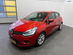 Rood, metallic lak Gebruikt 2018 Renault Clio IV Bose Edition Hatchback | € 12.450 (Eerlijke prijs)