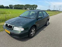 Groen Gebruikt 2000 Skoda Octavia Ambiente Hatchback | € 450