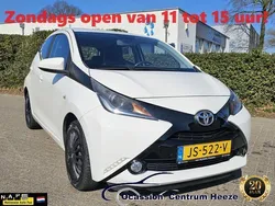 Wit Gebruikt 2016 Toyota Aygo X-play Hatchback | € 8.499 (Eerlijke prijs)
