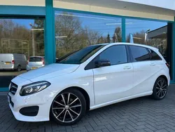 Wit, andere lak Gebruikt 2015 Mercedes B200 MPV | € 17.900 (Eerlijke prijs)
