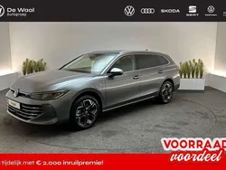 Grijs, metallic lak Nieuw 2025 VW Passat Business Stationwagen | € 54.995 (Iets duurder)