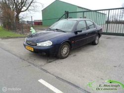 Blauw Gebruikt 2000 Ford Mondeo Hatchback | € 699