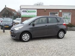 Grijs Gebruikt 2012 Toyota Verso-S Comfort MPV | € 6.750 (Eerlijke prijs)