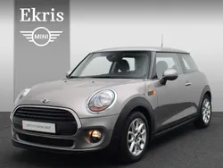 Melting silver (grijs metallic) Gebruikt 2017 Mini ONE Business Hatchback | € 15.750 (Iets duurder)