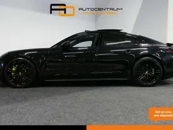 Zwart, metallic lak Gebruikt 2017 Porsche Panamera Sedan | € 57.800 (Eerlijke prijs)