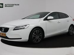 Wit Gebruikt 2017 Volvo V40 Hatchback | € 15.945 (Eerlijke prijs)