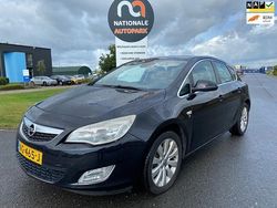 Zwart Gebruikt 2011 Opel Astra Cosmo Hatchback | € 2.499 (Eerlijke prijs)