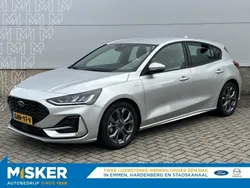 Grijs Gebruikt 2023 Ford Focus ST-Line Hatchback | € 25.900 (Eerlijke prijs)
