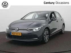 Grijs, metallic lak Gebruikt 2021 VW Golf VIII Style Hatchback | € 22.400 (Goede deal)